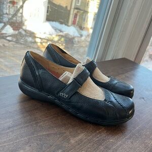NWOT Clarks Unstructured Mary Jane Flats